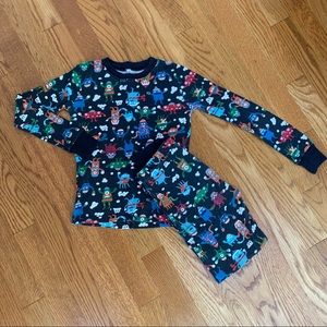 Boys Children’s Place long sleeve winter pajamas size 7 monsters & snowballs
